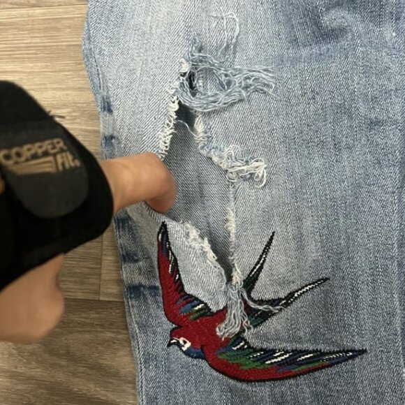 Gap Best Girlfriend Blue Jeans Womens 27 30x25 Embroidered Bird Butterfly Thrash - Picture 4 of 12